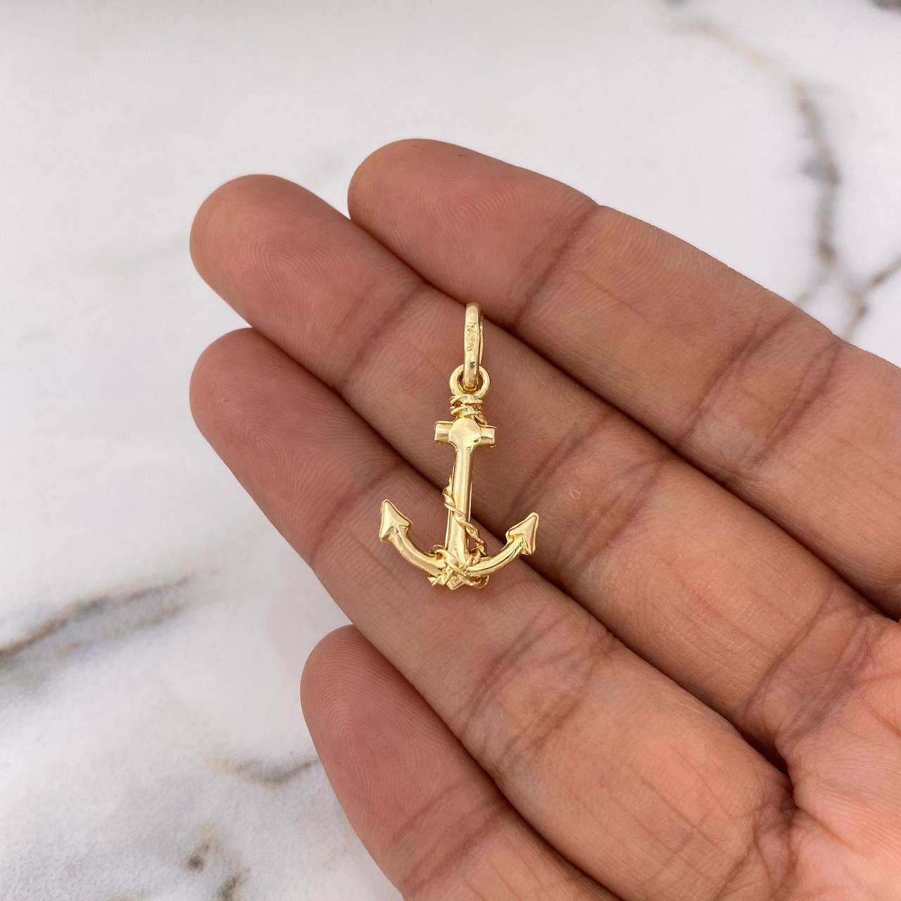 Dije Ancla  2.1gr / 2.7cm / Oro Amarillo 18K #