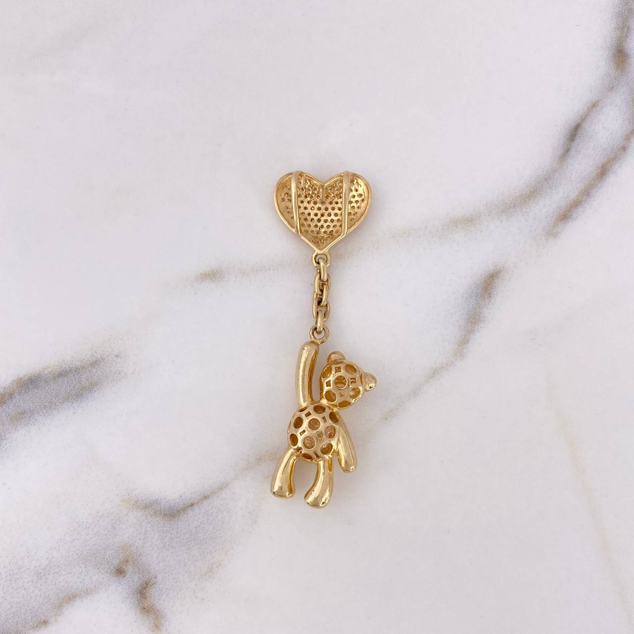 Dije Oso Globo Corazon 7.35gr / 5.3cm / Circones Blancos Oro Amarillo 18K $