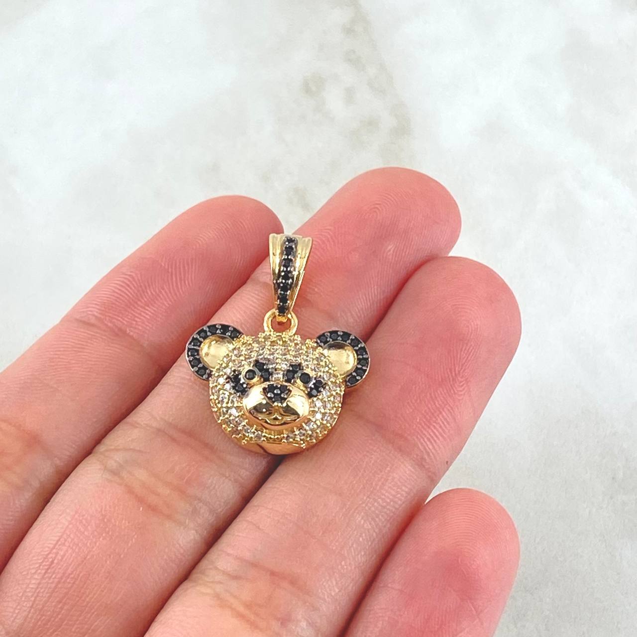 Pendant 3.95gr / 0.9in / 18K Gold