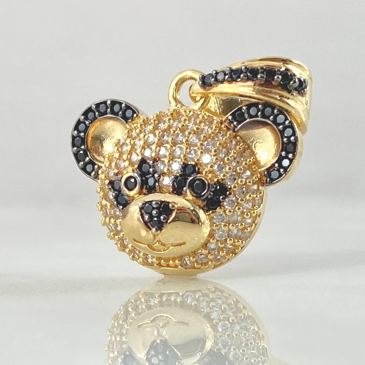 Pendant 3.95gr / 0.9in / 18K Gold