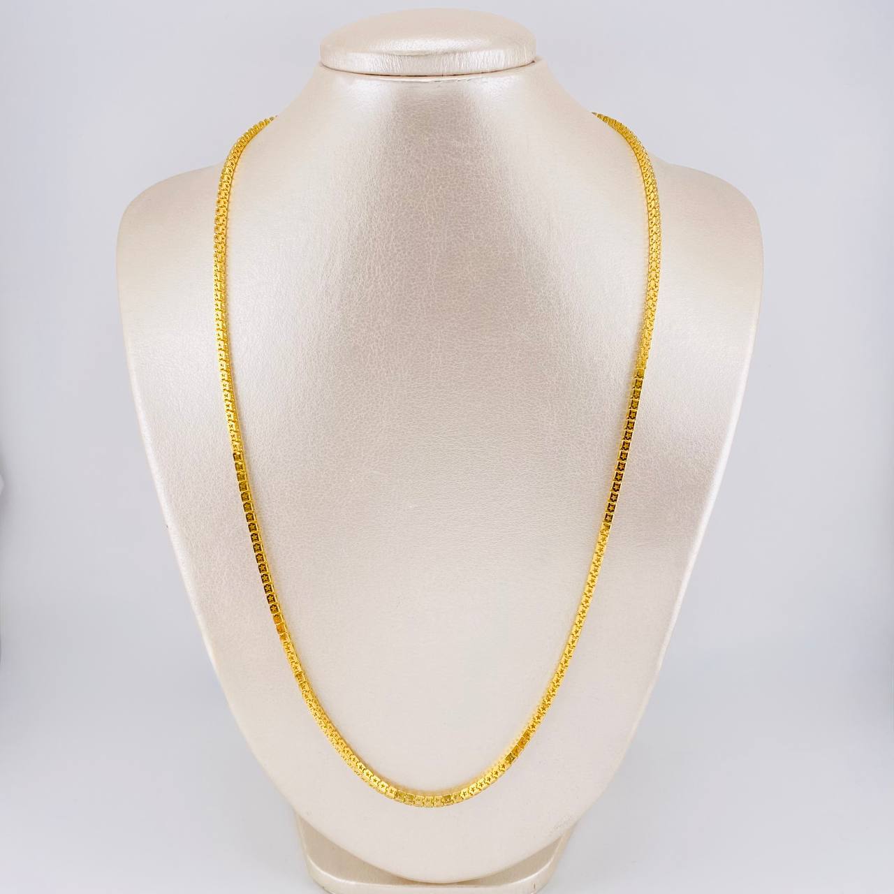 Cadena Cubica Estrellada 12.35 g / 23 1/2 in / 2.5 mm Oro Amarillo 18K