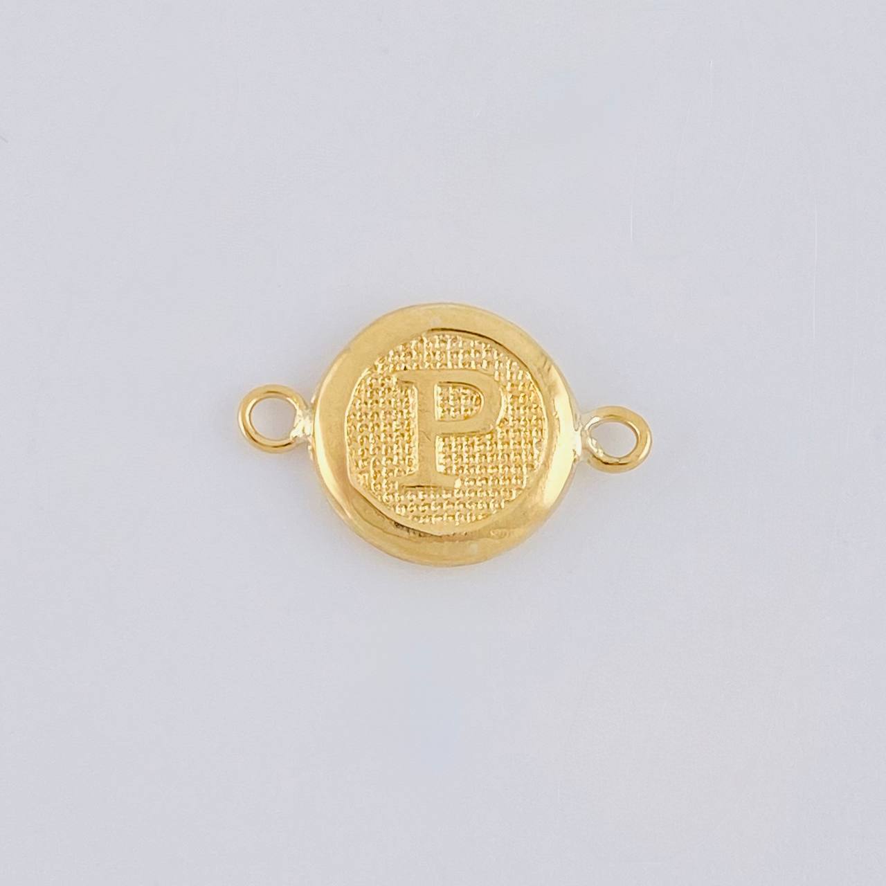 Charm Circle Letter P 0.3 g / 1/2 in 18K Yellow Gold