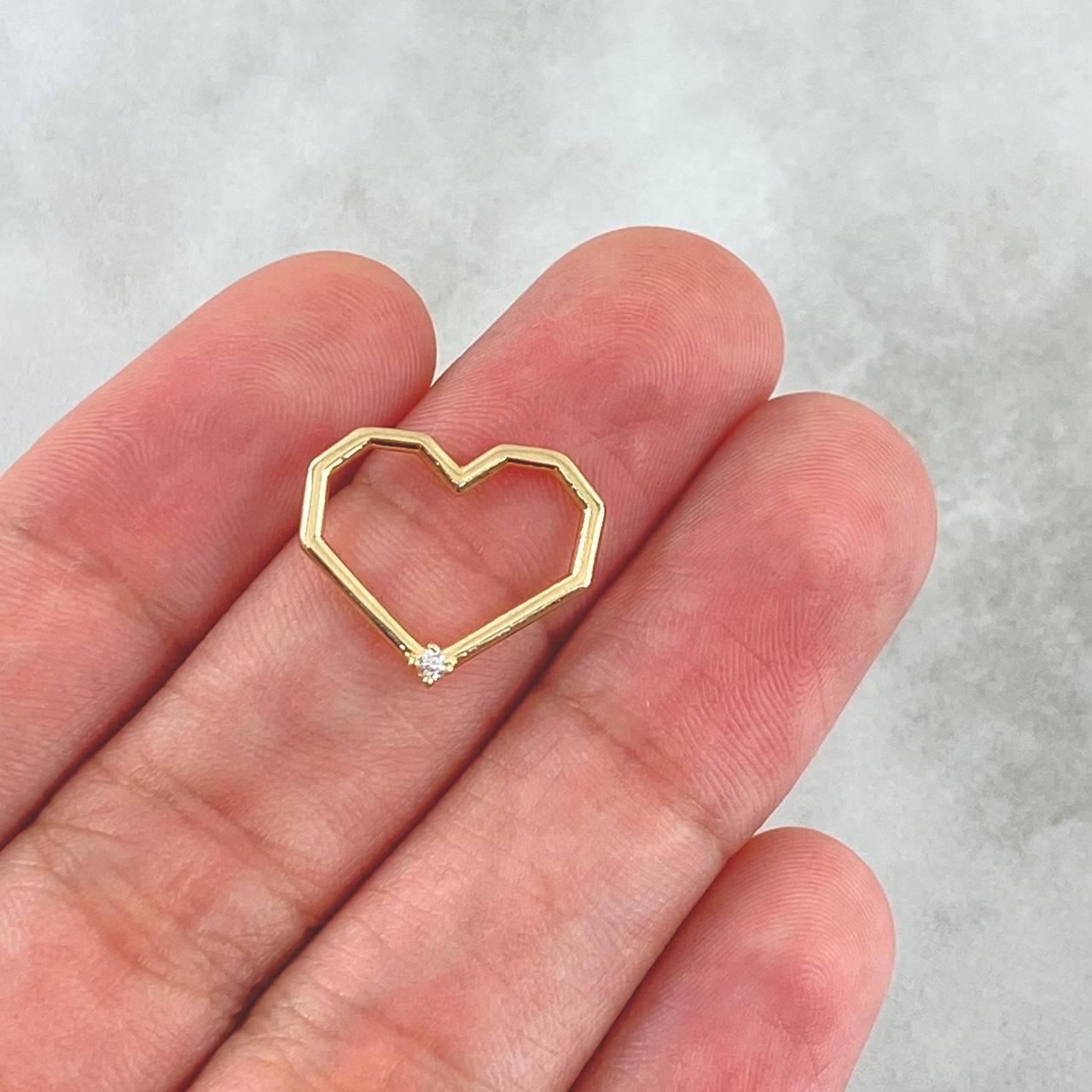 Charm Checkered Heart 0.9gr / 1.5cm / White Zircon 18K Yellow Gold *