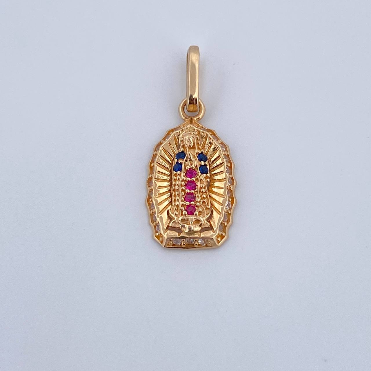 Dije Virgen Guadalupe 1.2gr / 2cm / Circones Blancos Fucsias Azules Oro Amarillo 18K &