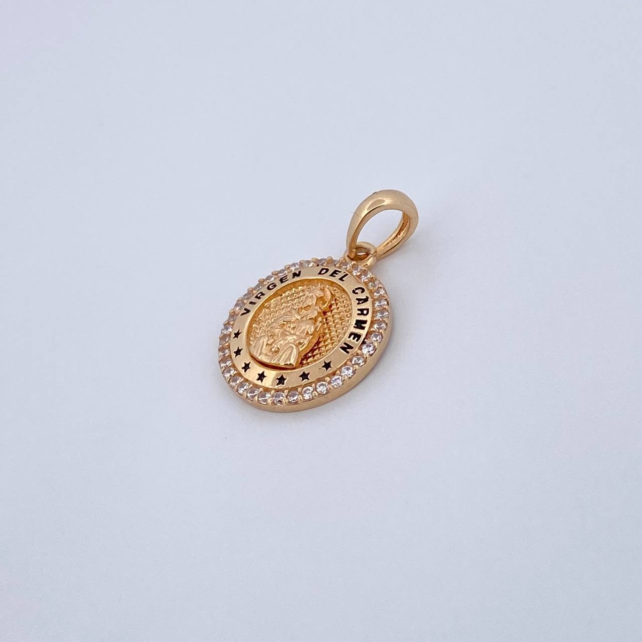 Dije Virgen Del Carmen 2.25gr / 2.1cm / Circones Blancos Dos Oros Negro Amarillo 18K &