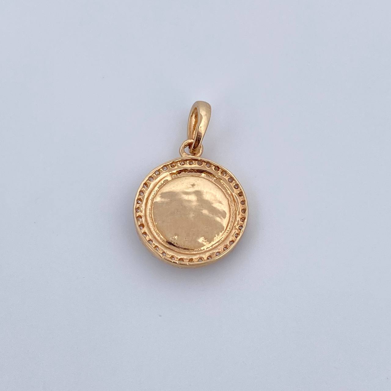 Dije Virgen Del Carmen 2.25gr / 2.1cm / Circones Blancos Dos Oros Negro Amarillo 18K &