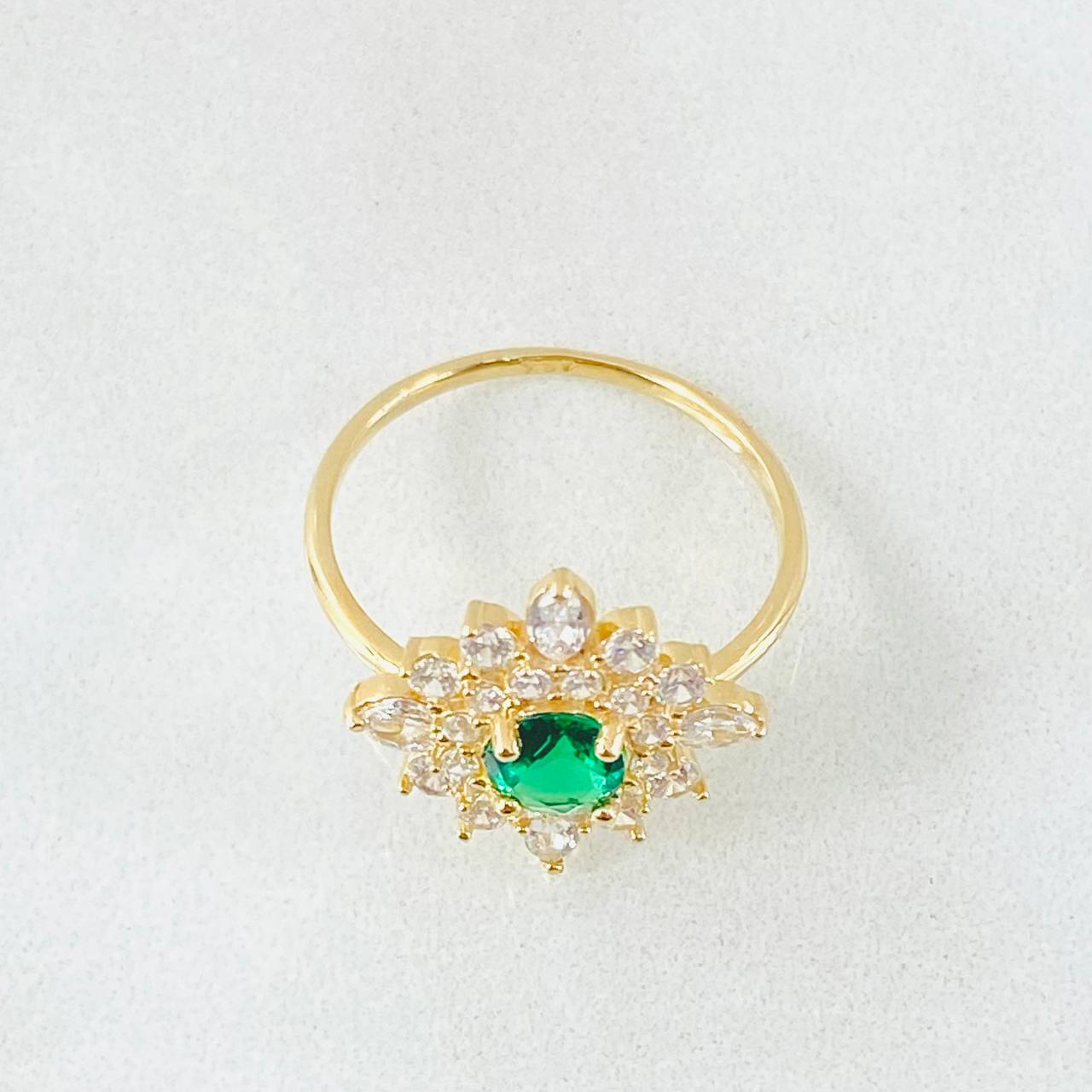 Anillo Flor Estrellada 1.7gr / T4 / Oro Amarillo 18K ©
