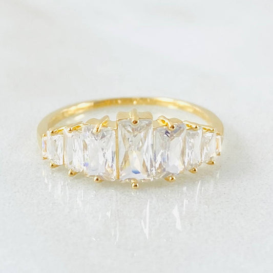 Anillo Línea Ascendente 1.45gr / T5 1/4 / Oro Amarillo 18K ©