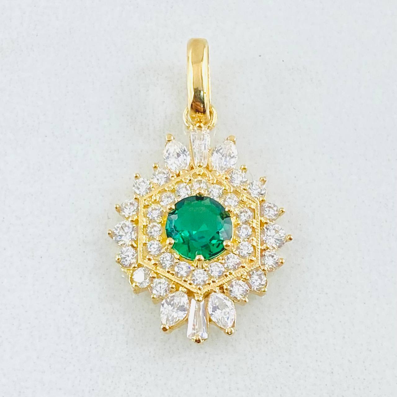 Dije Nevada Hexagonal 1.8gr / 1 in / Oro Amarillo 18K ©