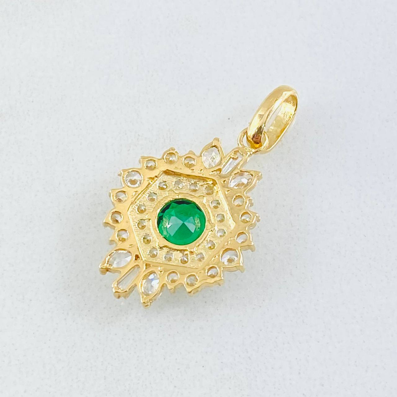 Dije Nevada Hexagonal 1.8gr / 1 in / Oro Amarillo 18K ©