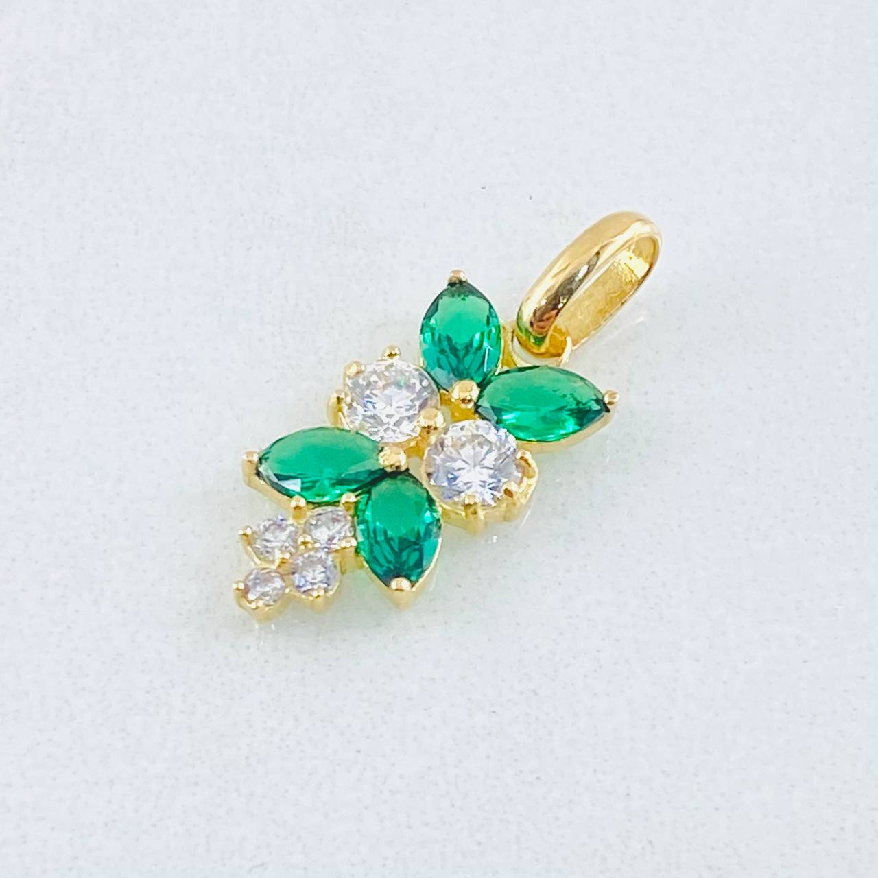 Dije Espiga Seguida 1.25gr / 3/4 in / Oro Amarillo 18K ©
