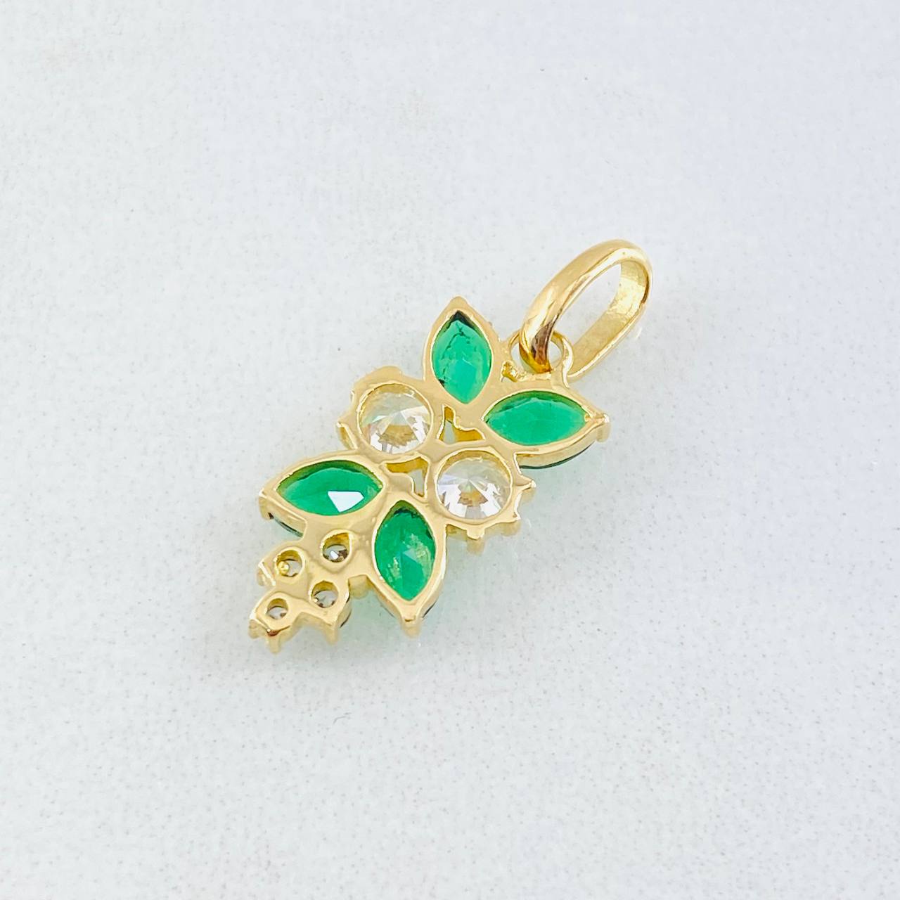 Dije Espiga Seguida 1.25gr / 3/4 in / Oro Amarillo 18K ©