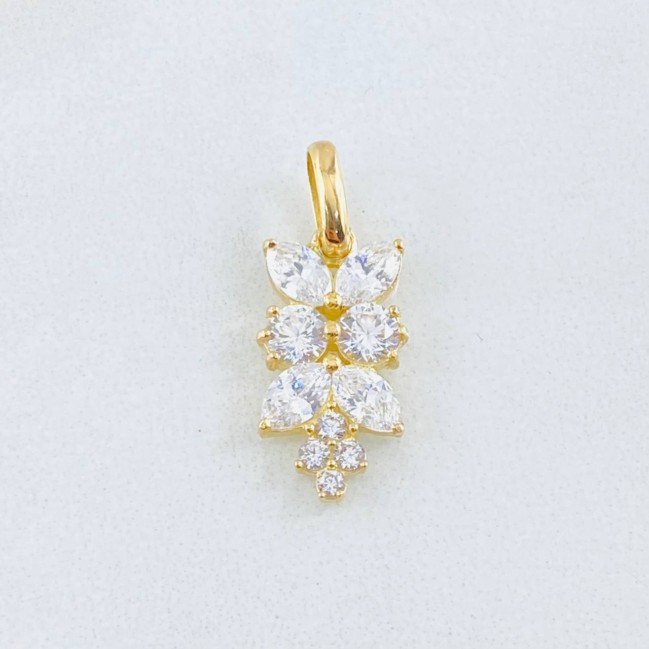 Dije Espiga Seguida 1.35gr / 3/4 in / Oro Amarillo 18K ©