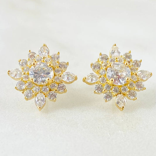 Topos Flor Estrellada 2.8gr / Oro Amarillo 18K ©