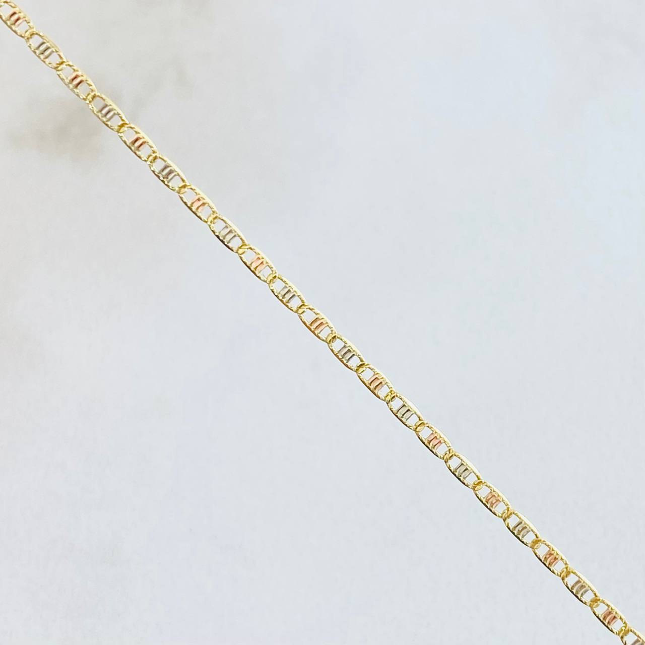 Flat Anchor Chain 1.3gr / 15 3/4 in / Three Golds +3 18K *