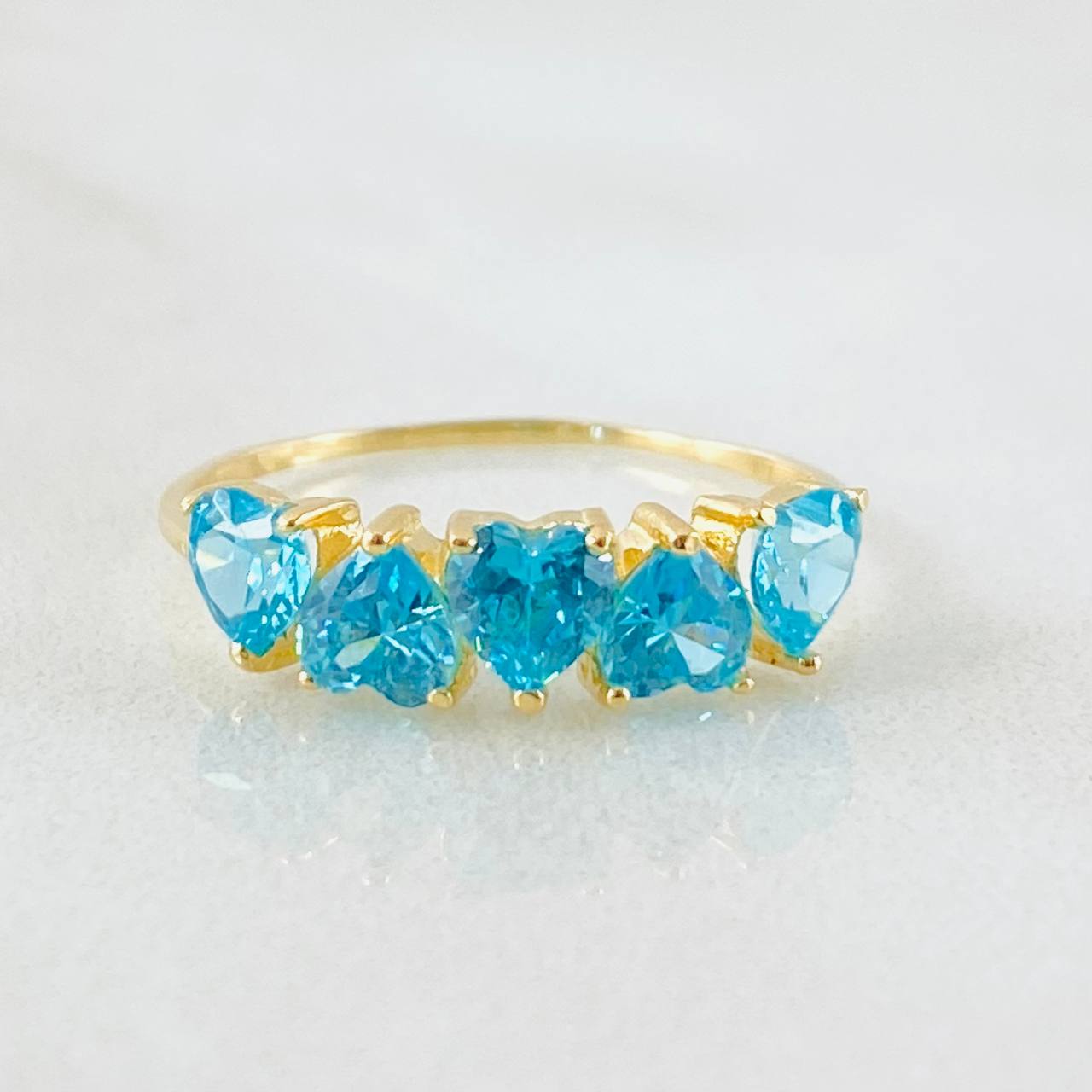 Hearts Line Ring 1.5gr / Size 6 / 18K Gold