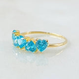 Hearts Line Ring 1.5gr / Size 6 / 18K Gold
