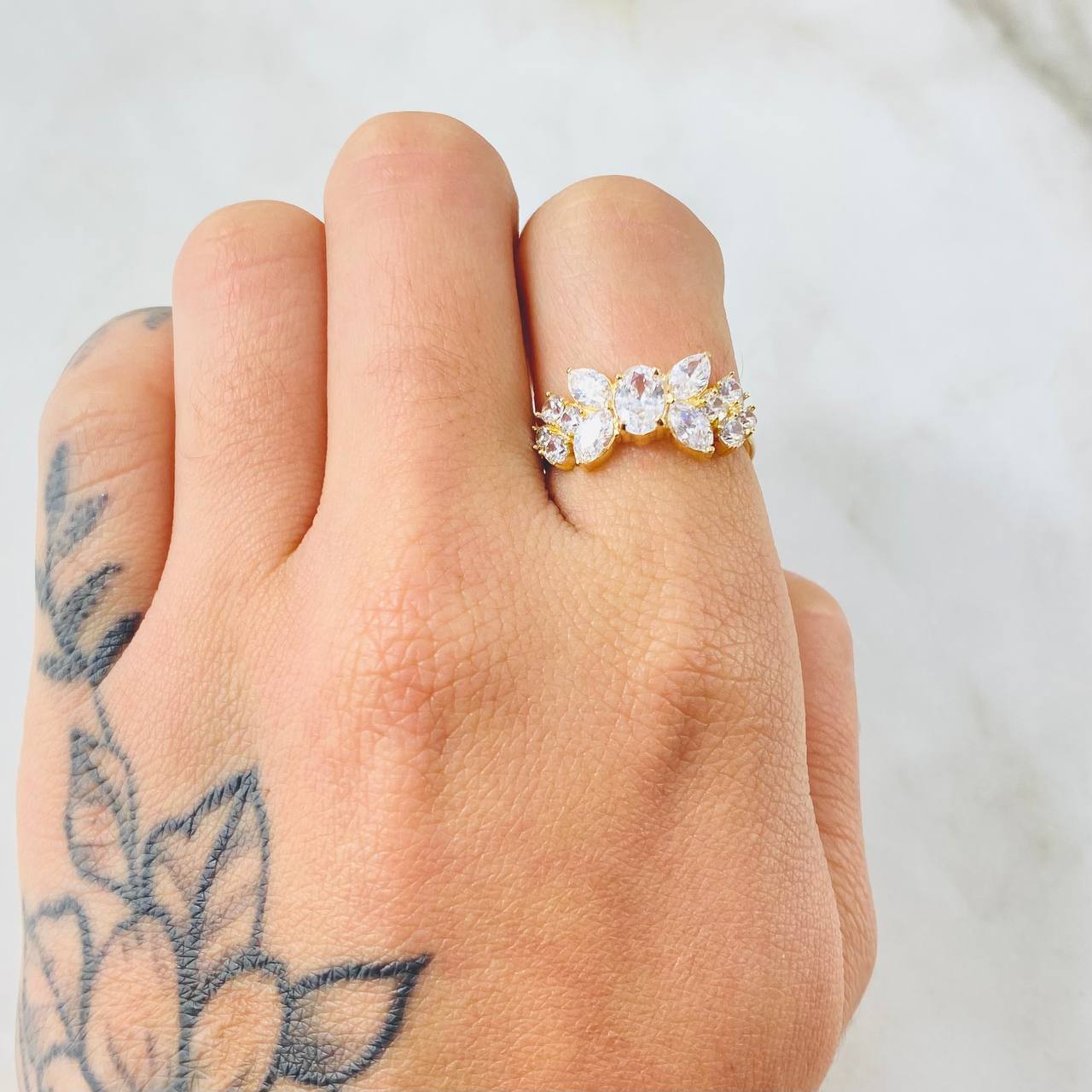 Anillo Hoja En Secuencia 2.6gr / T5 3/4 / Oro Amarillo 18K
