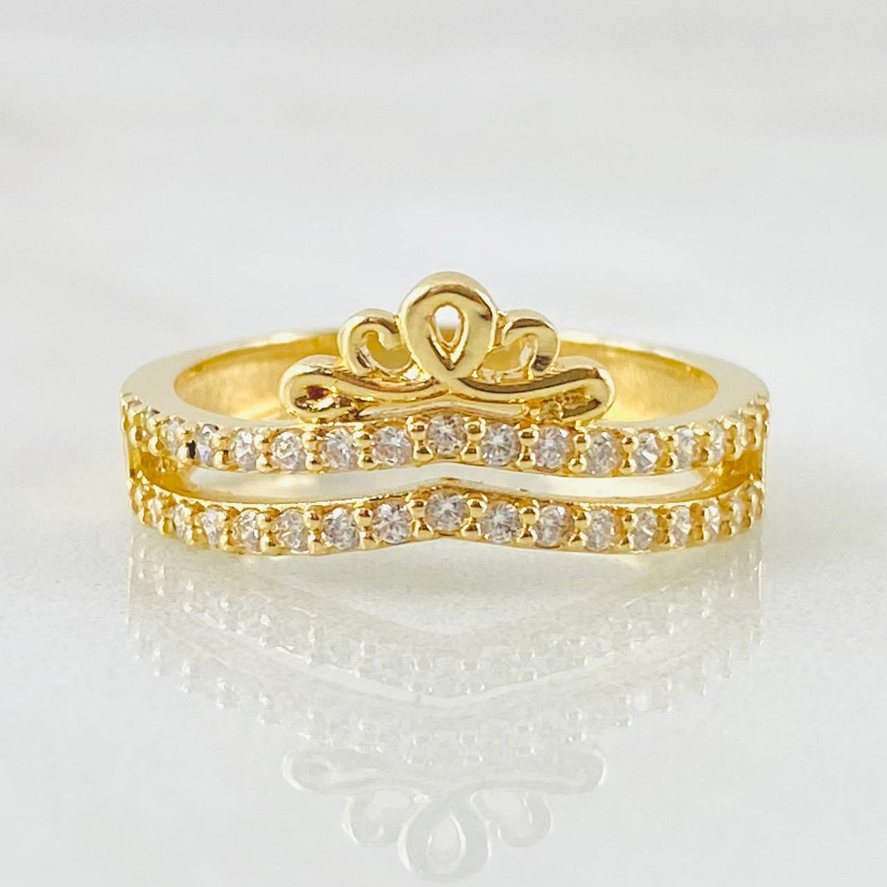 Anillo Corona Pavonada 3.35gr / T6 1/4 / Oro Amarillo 18K