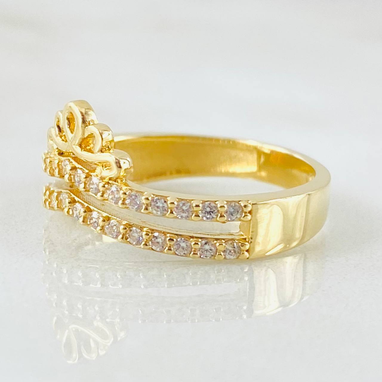 Anillo Corona Pavonada 3.35gr / T6 1/4 / Oro Amarillo 18K