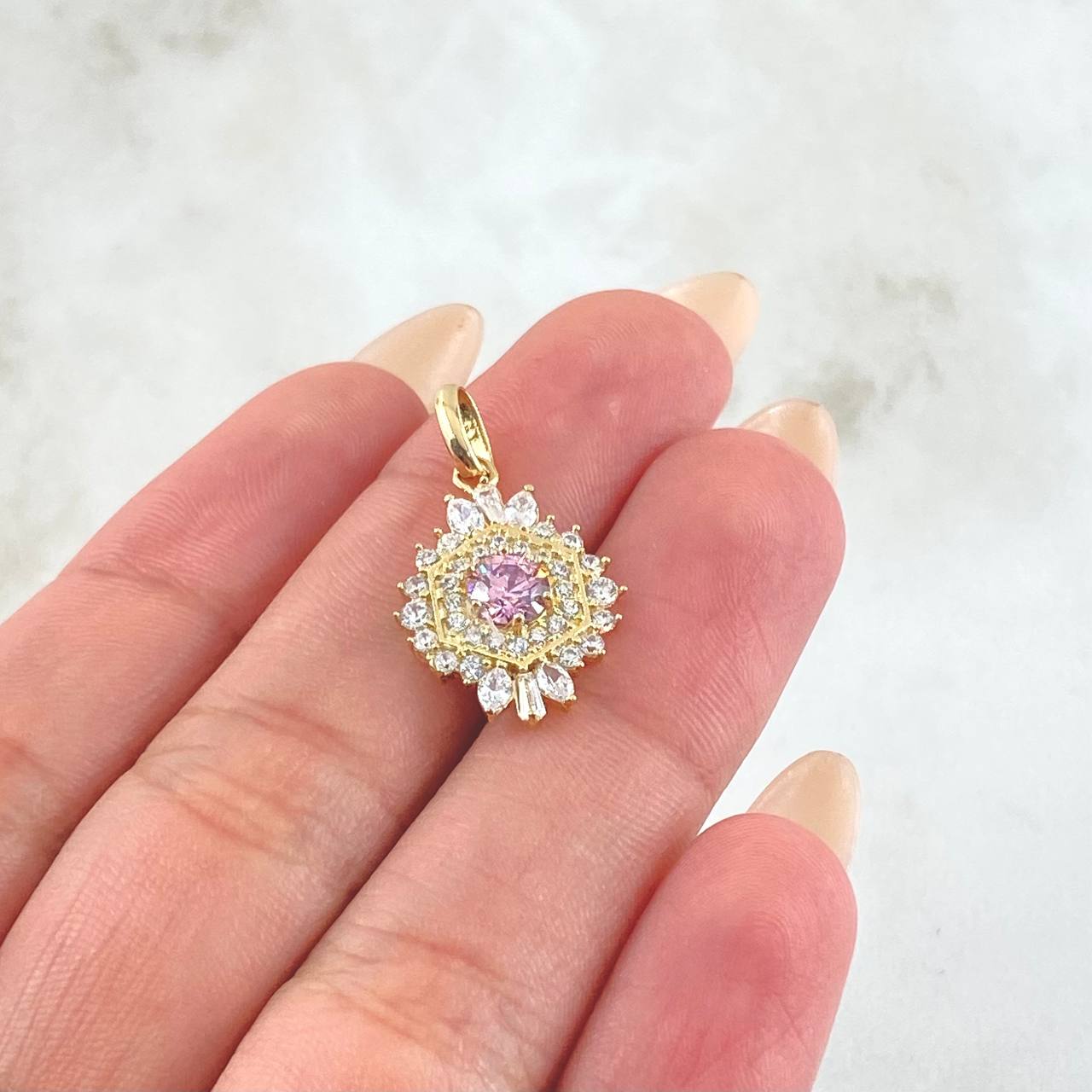 Nevada Hexagonal Pendant 2gr / 1in / 18K Gold