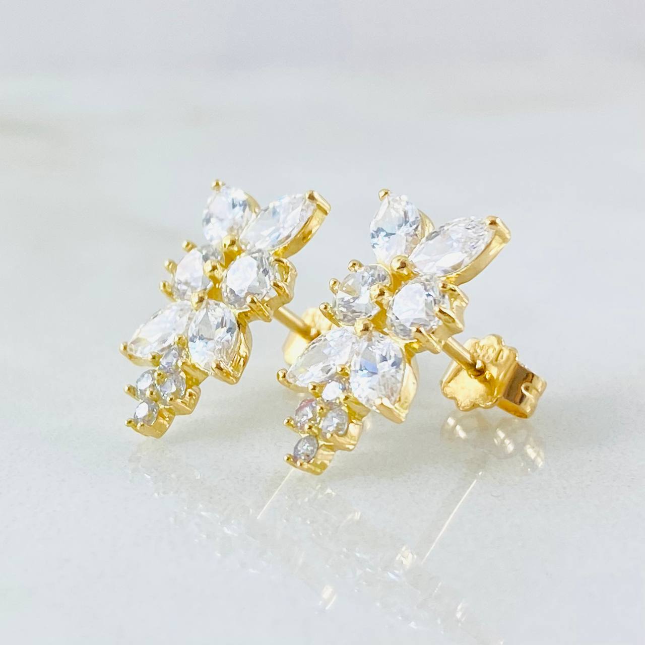 Stud Earrings Leaf In Sequence 3.1 g / 1.5 cm Yellow Gold 18K Nac.Esp.