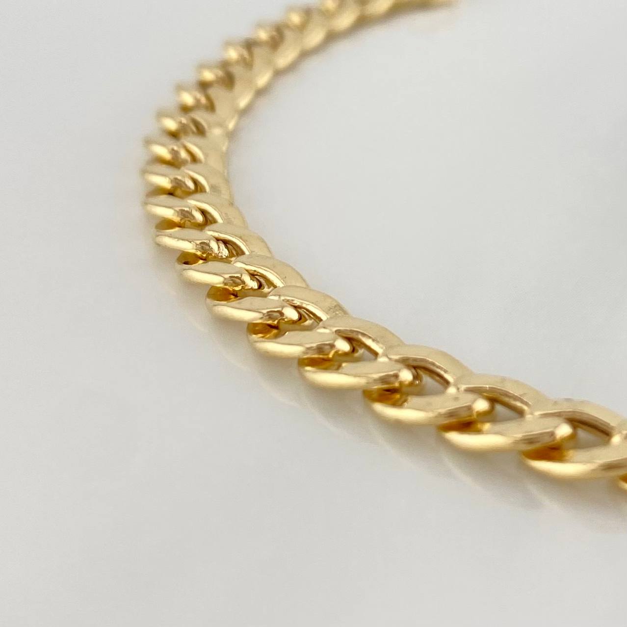 Pulso Cubano 7.1 g / 8 1/4 in / 5 mm Oro Amarillo 18K