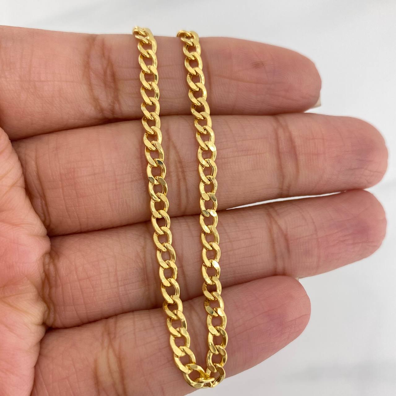 Pulso Cubano 2.3 g / 7 1/4 in / 3 mm Oro Amarillo 18K