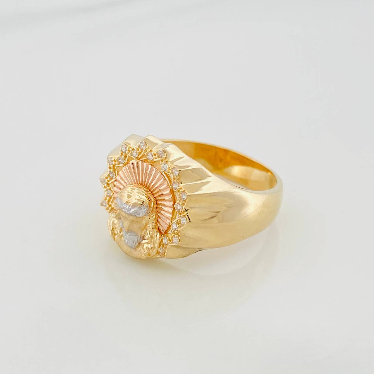 Christ Face Ring 6.9 g / Size 10 Three Golds 18K
