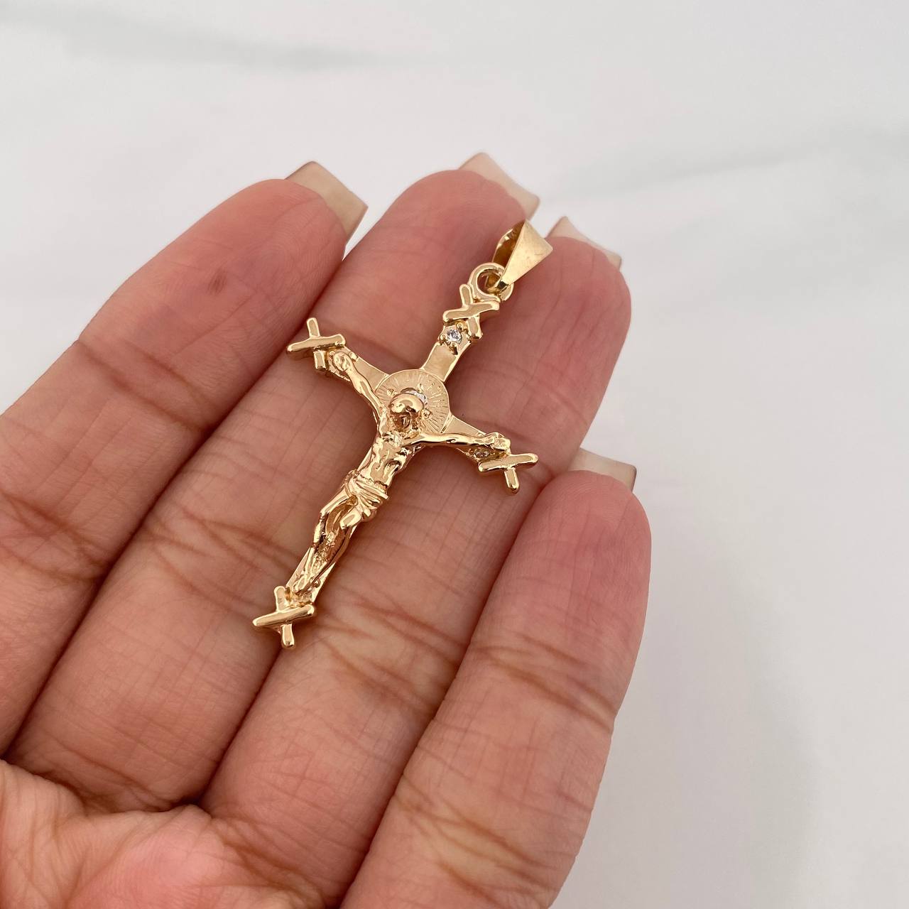 Dije Cristo Cruz 5.3 g / 1 3/4 in Oro Amarillo 18K