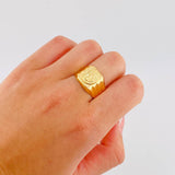 Saint Benedict Signet Ring 3.15 g / T10 1/2 Yellow Gold 18K