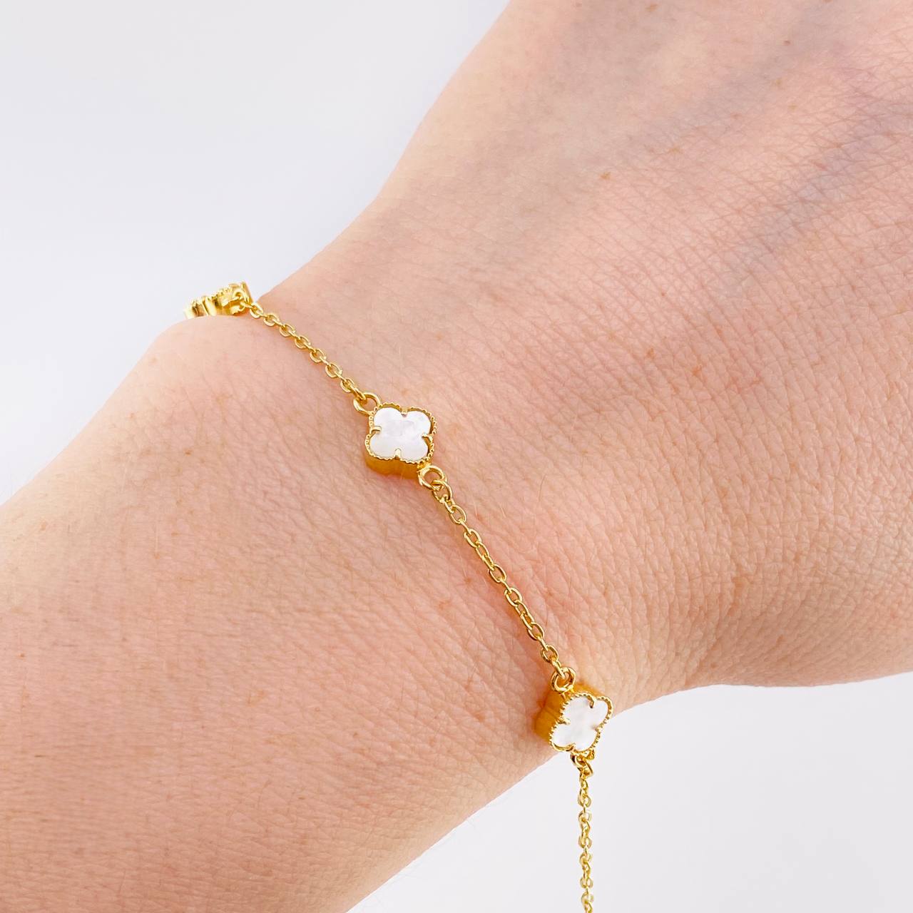 Pulso Modulable Trebol Blanco 4.5 g / 6 3/4 in - 6 1/4 in / 1.4 mm Oro Amarillo 18K