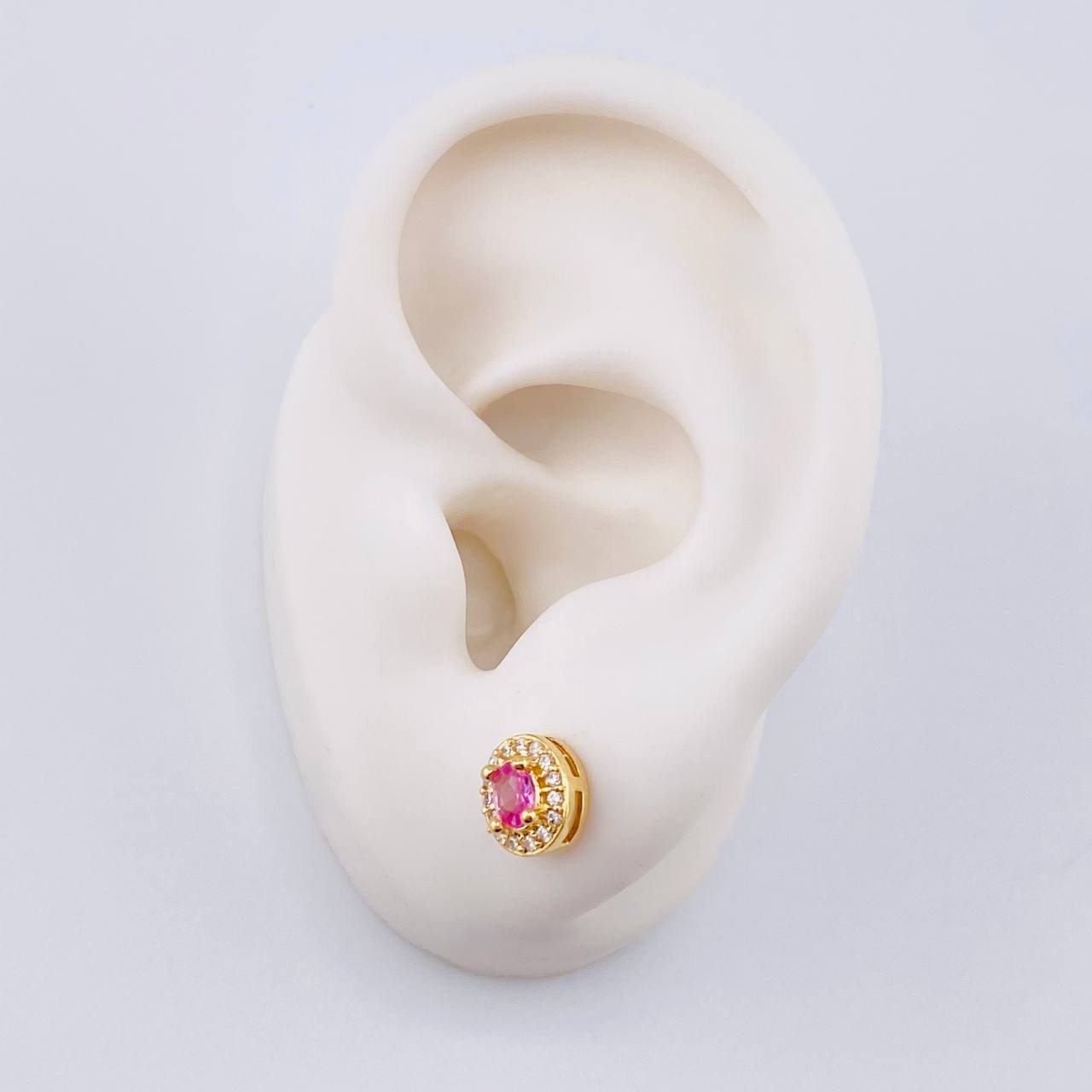 Oval Halo Stud Earrings 2.1 g / in / 7.79 mm Yellow Gold 18K