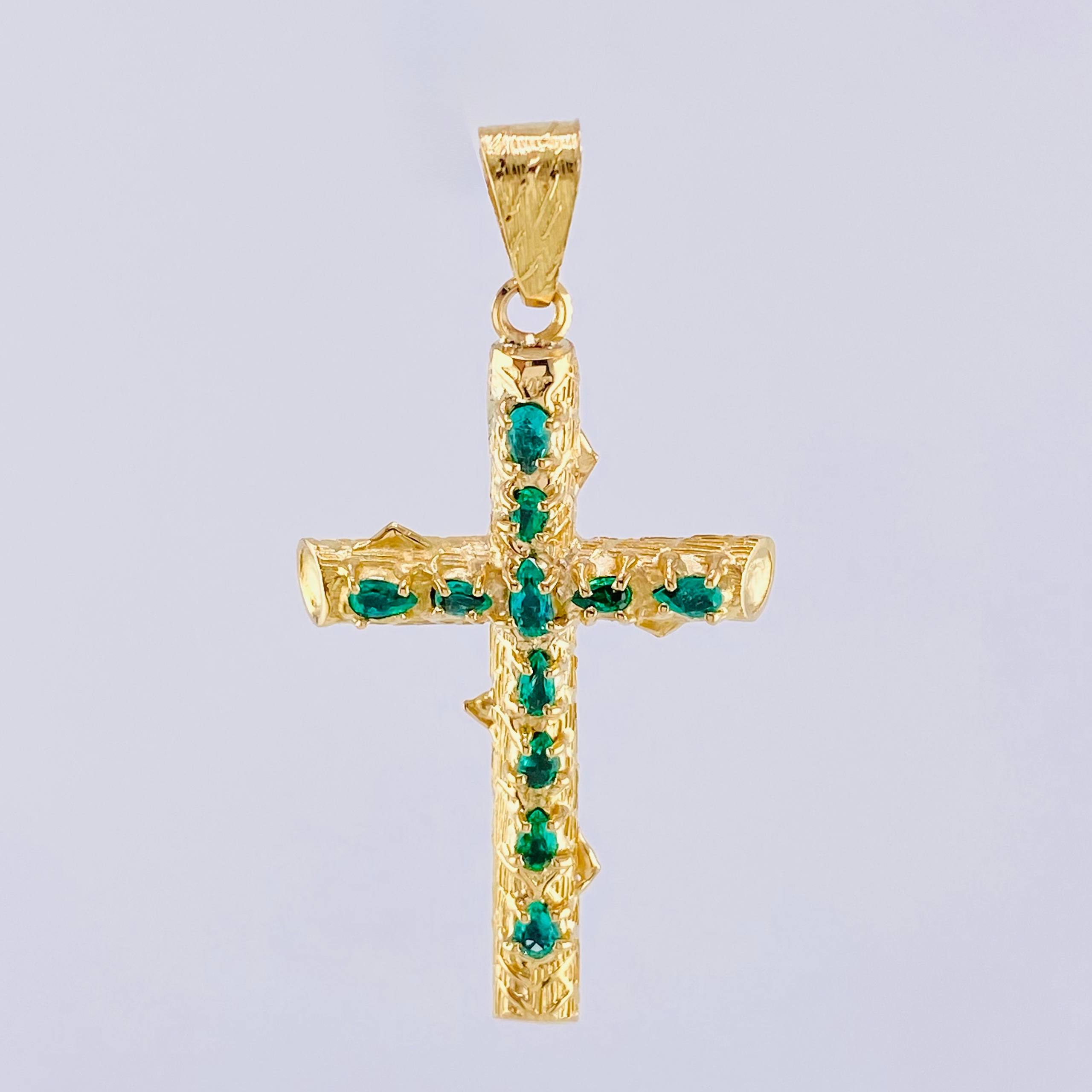 Dije Cruz Tronco Esmeraldas 1,8 Qts 3.25 g / 2 in Oro Amarillo 18K