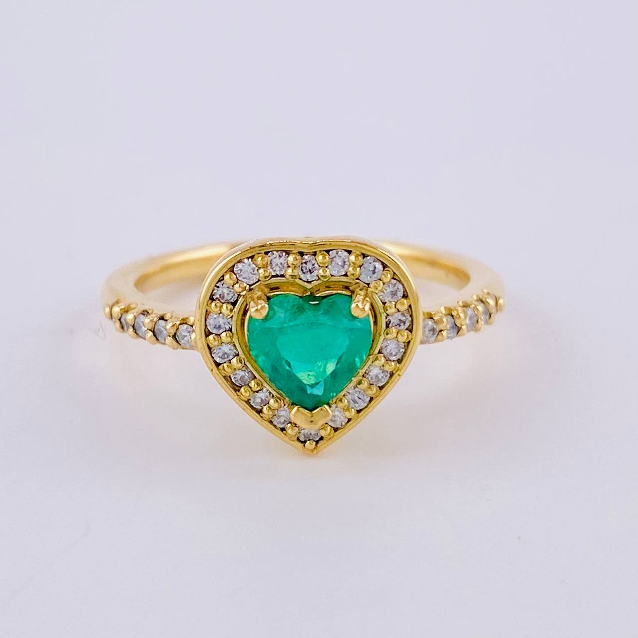 Anillo Corazon Tupido Esmeralda 45Pts 4 g / T6 3/4 Oro Amarillo 18K