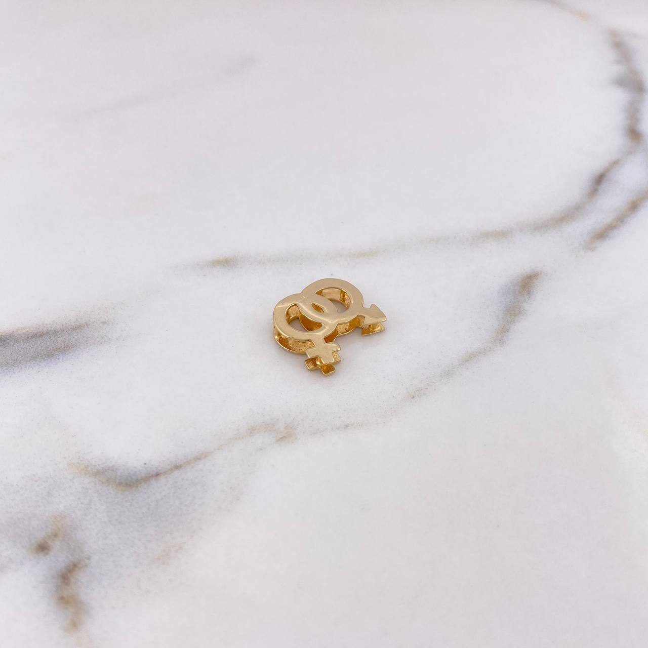 Pendant Genres 1.75gr / 1.4cm / 18K Yellow Gold #