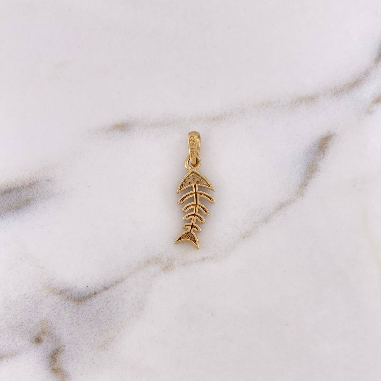 Pendant Fish Spines 1.95gr / 2.6cm / White Zircons Two-tone Yellow White 18K #