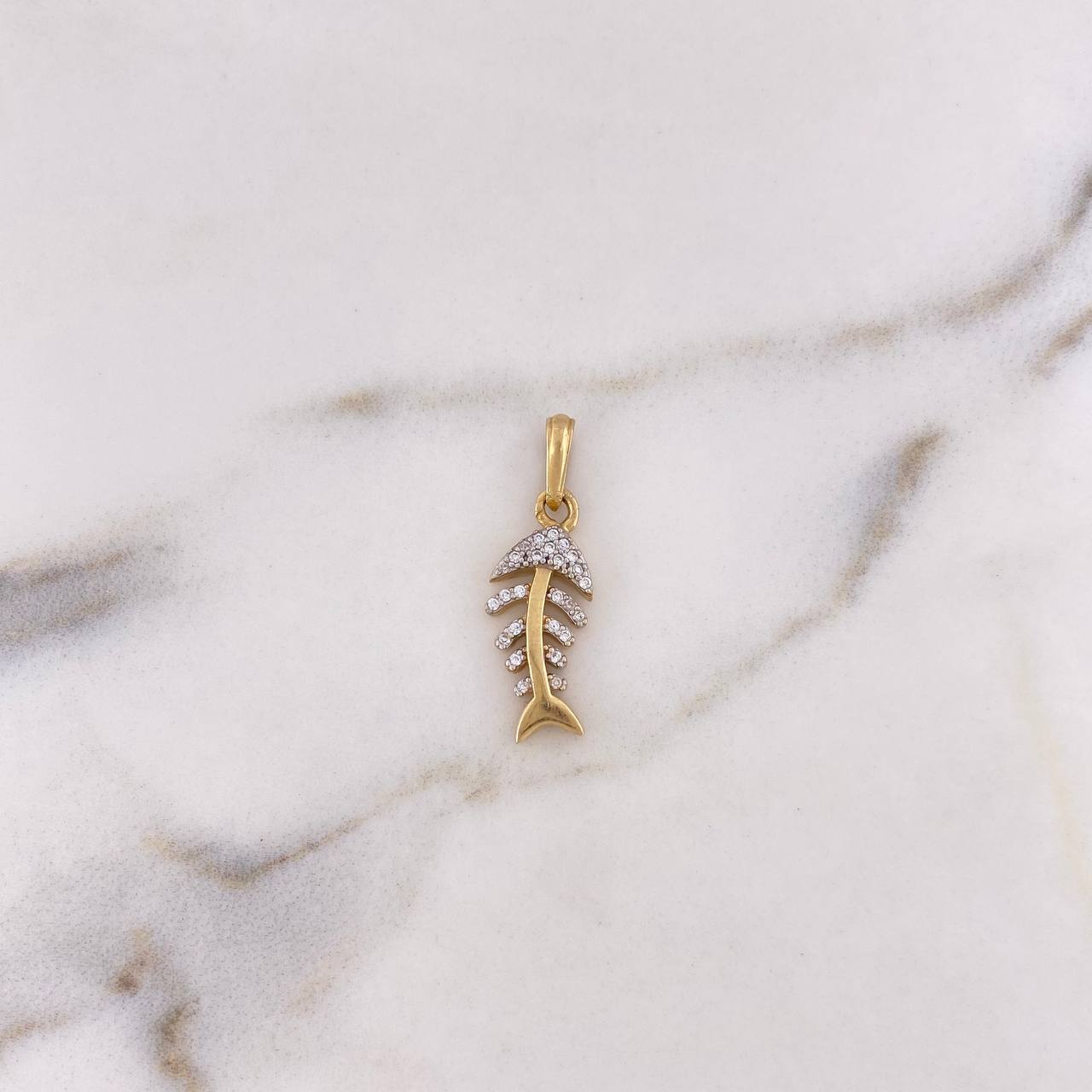 Pendant Fish Spines 1.95gr / 2.6cm / White Zircons Two-tone Yellow White 18K #
