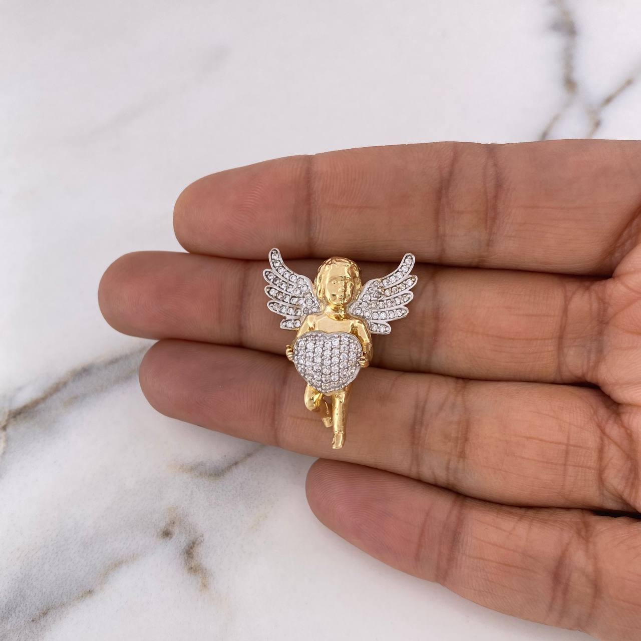 Dije Cupido Corazon 7.1gr / 3cm / Circones Blancos  Dos Oros Amarillo Blanco 18K $