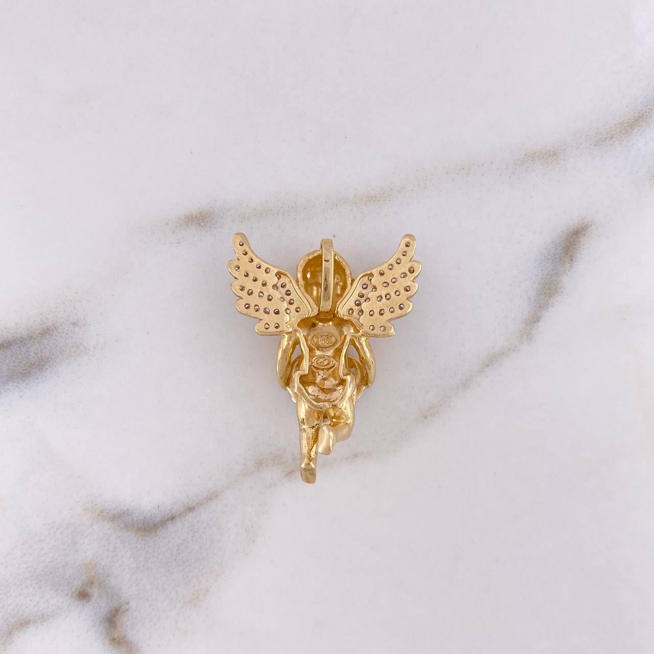 Dije Cupido Corazon 7.1gr / 3cm / Circones Blancos  Dos Oros Amarillo Blanco 18K $