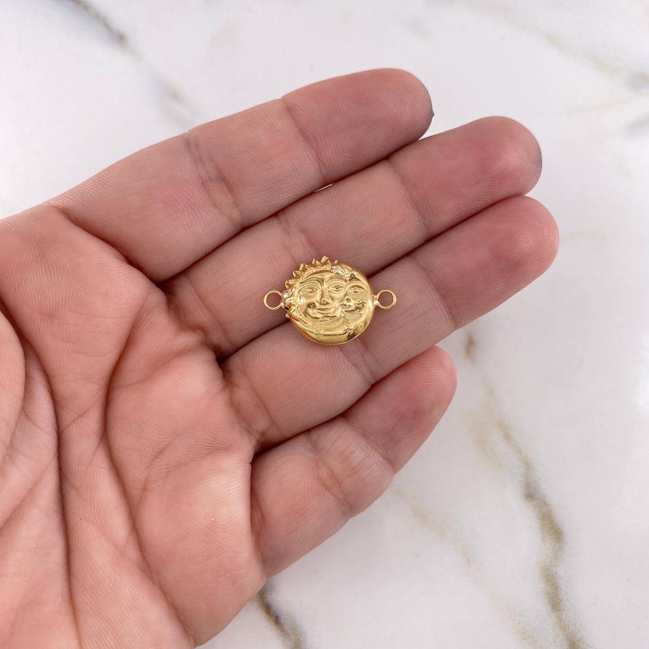 Charm Sol Y Luna 1.05gr / 2.2cm / 18K Yellow Gold Stamped #