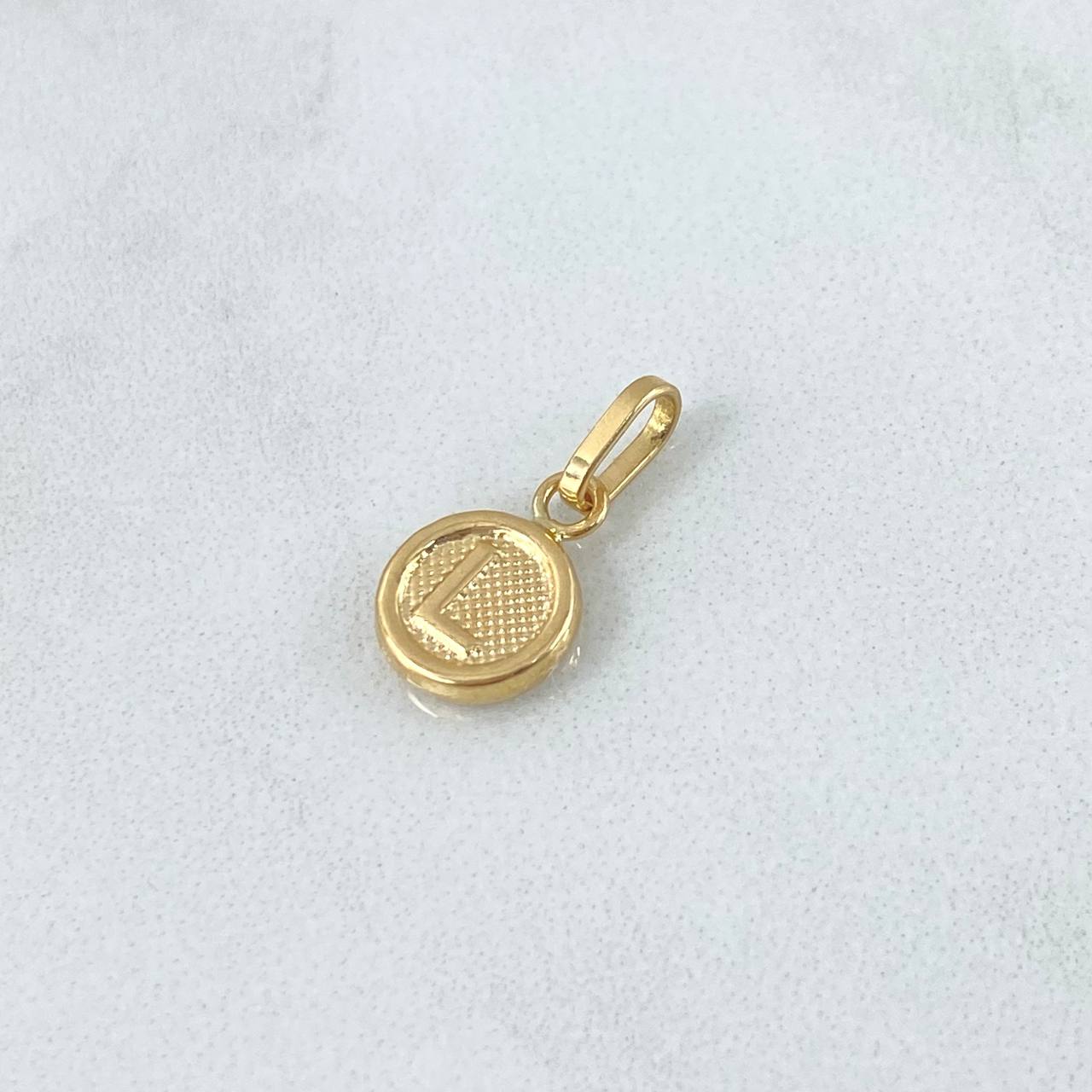 Dije Letra L 0.6gr / 1.5cm / Circulo Texturizado Rayado Oro Amarillo 18K