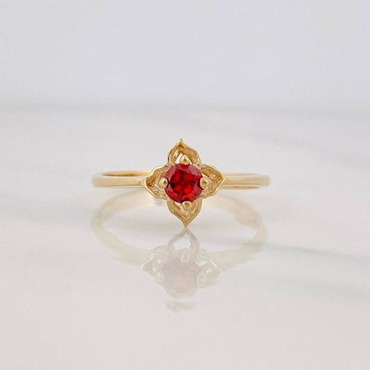 Anillo Flor 1.9g / T7 1/2 Oro Amarillo 18K