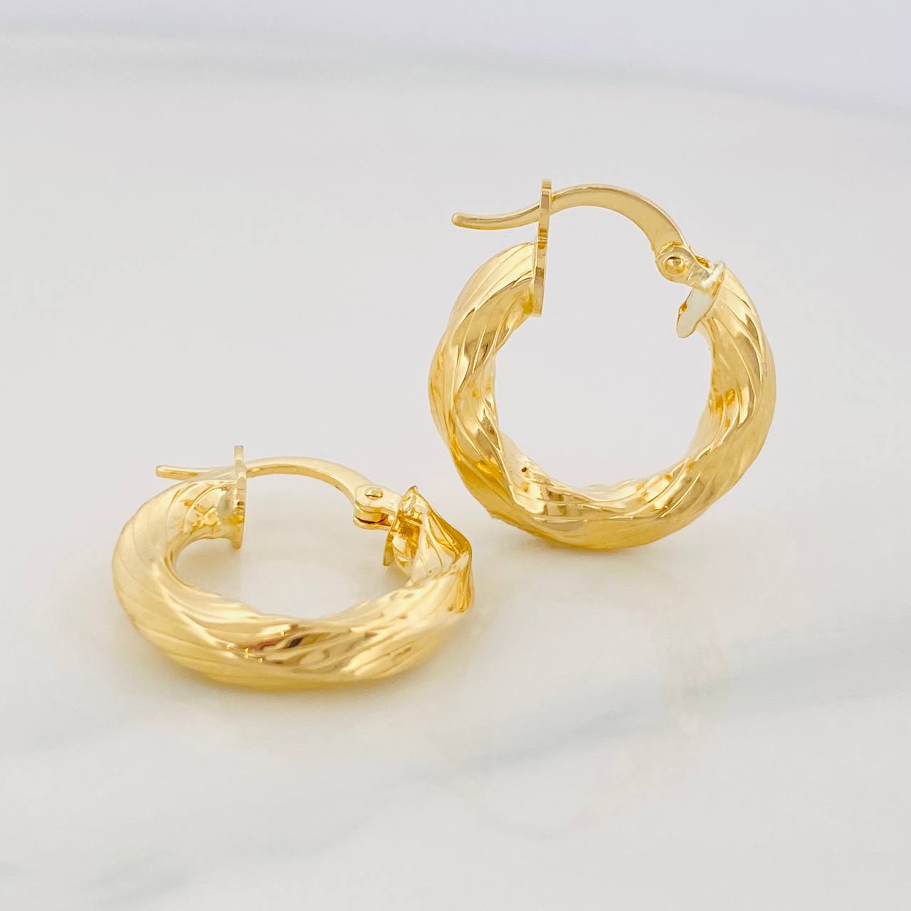 Hoop Earrings Kari Striped 2.6g / 3/4 in Yellow Gold 18K