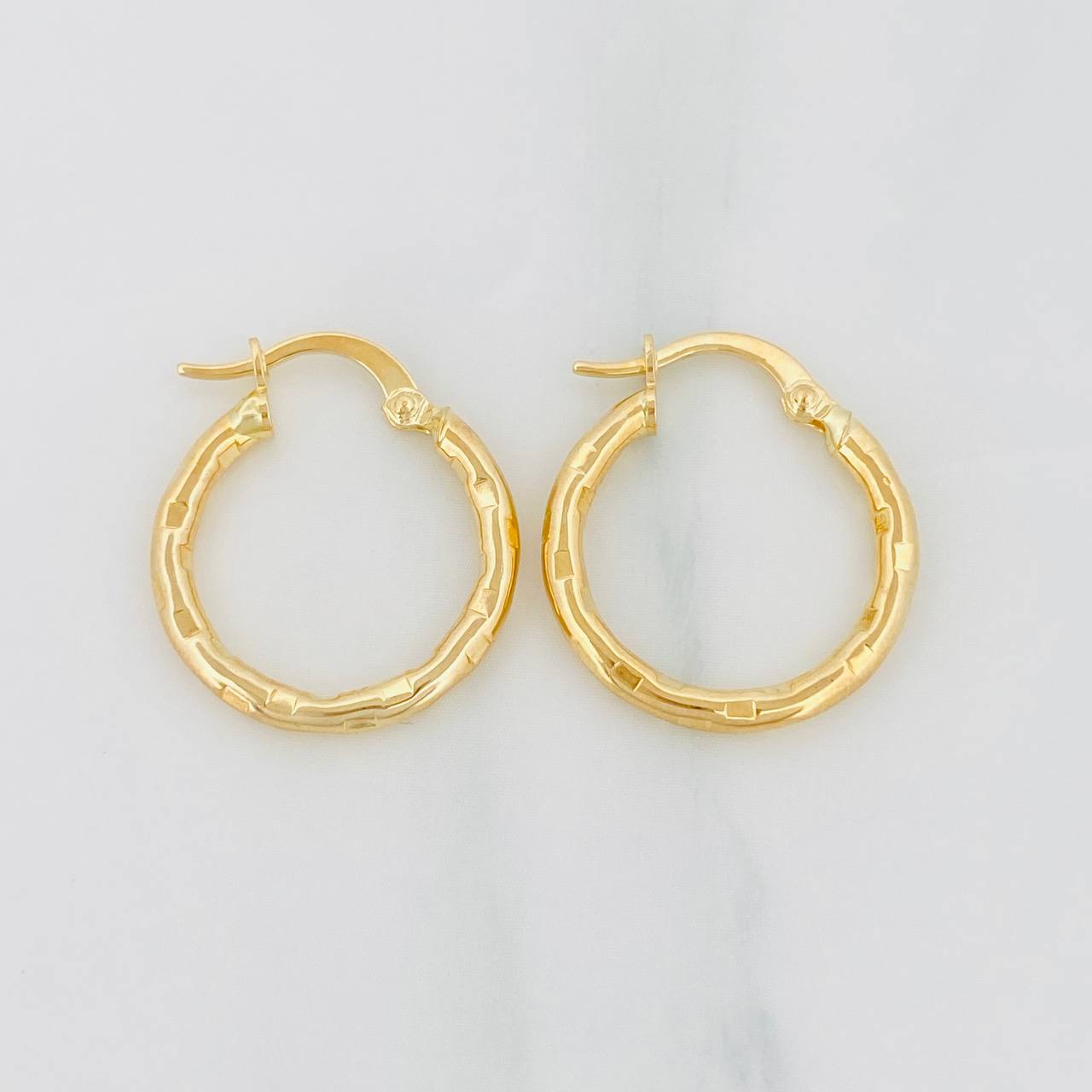Hoop Earrings Val 1.5g / 3/4 in Yellow Gold 18K