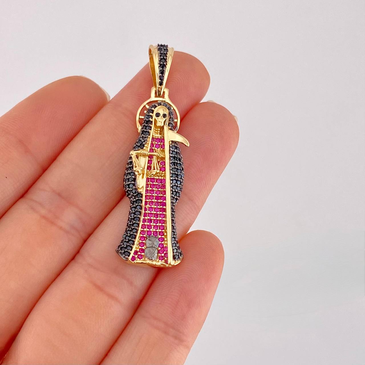 Pendant Santa Muerte 7.25g / 1 3/4 in Two-Tone Black Yellow 18K
