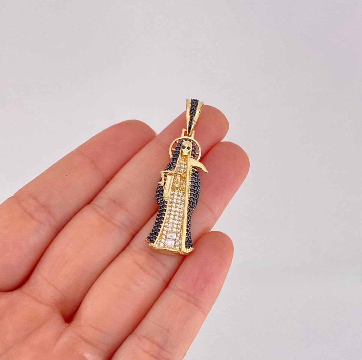 Pendant Santa Muerte 7.45g / 1 3/4 in Two-Tone Black Yellow 18K