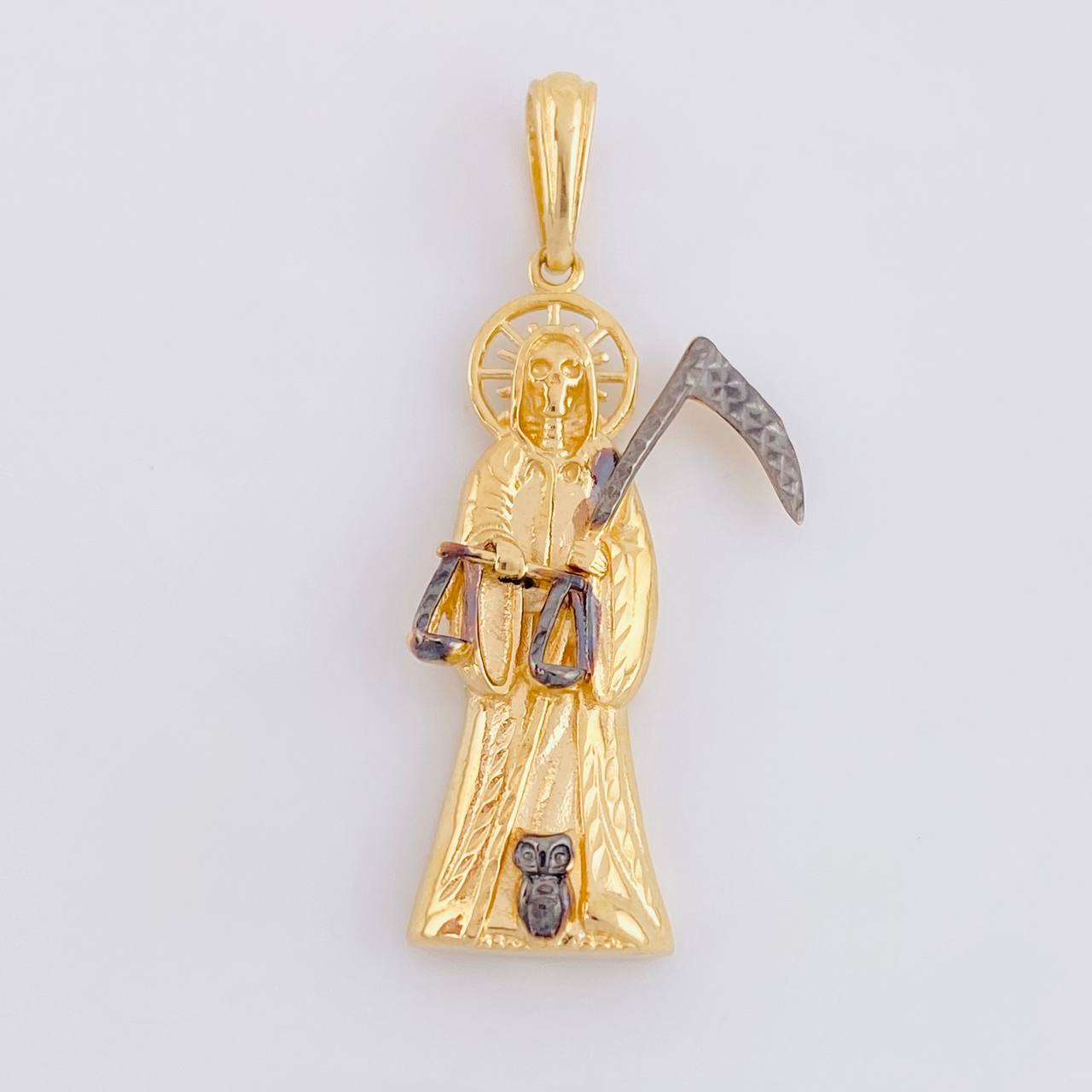 Dije Santa Muerte 5.8g / 1 3/4 in Dos Oros Negro Amarillo 18K