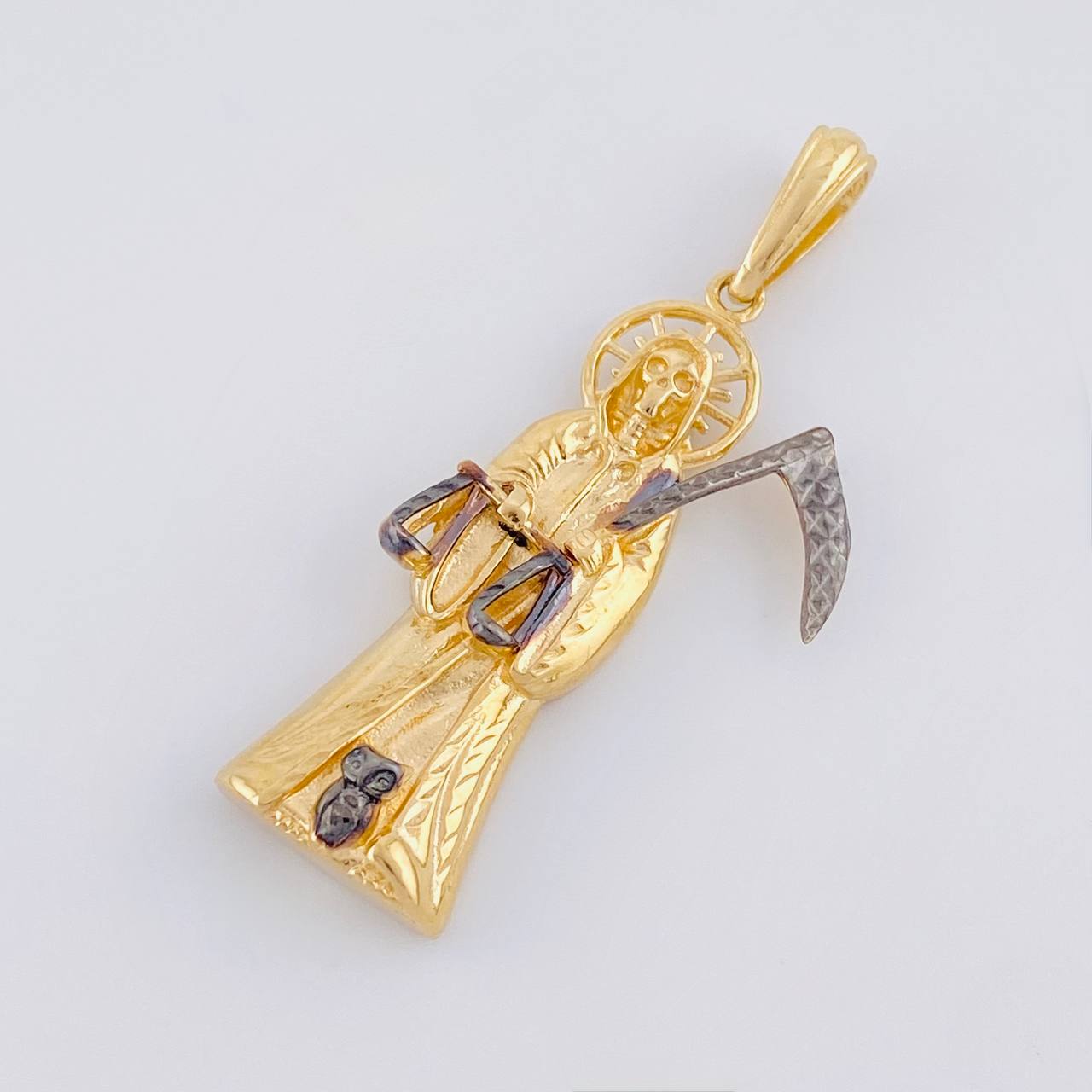 Dije Santa Muerte 5.8g / 1 3/4 in Dos Oros Negro Amarillo 18K