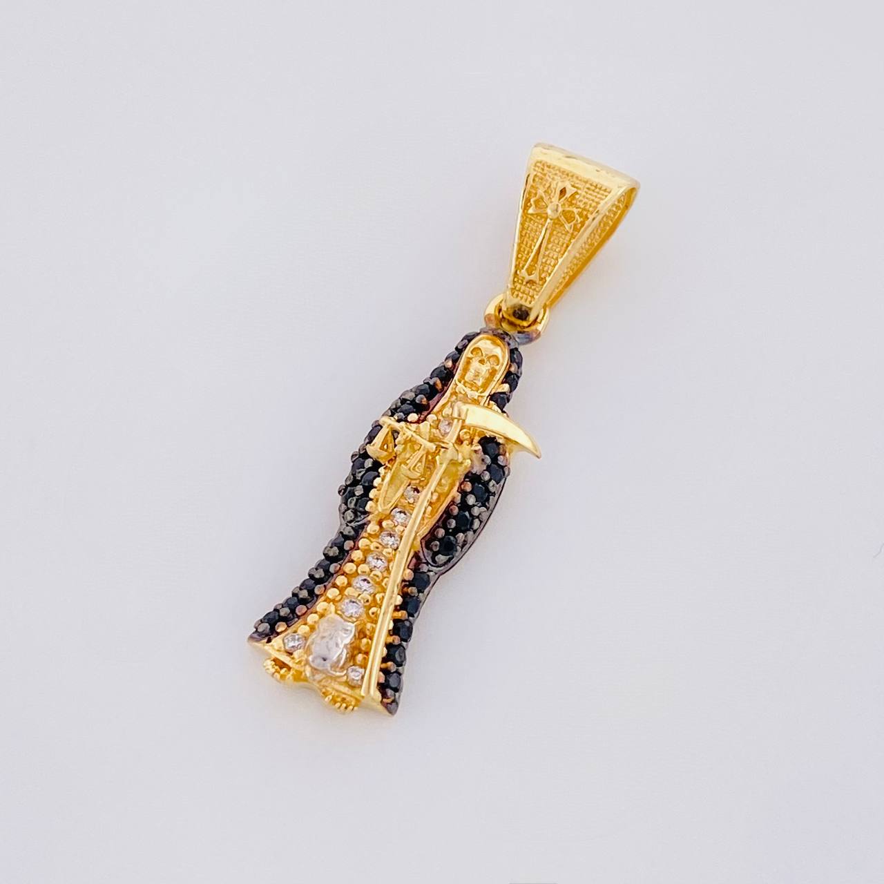 Dije Santa Muerte 2.65g / 1 1/4 in Dos Oros Negro Amarillo 18K